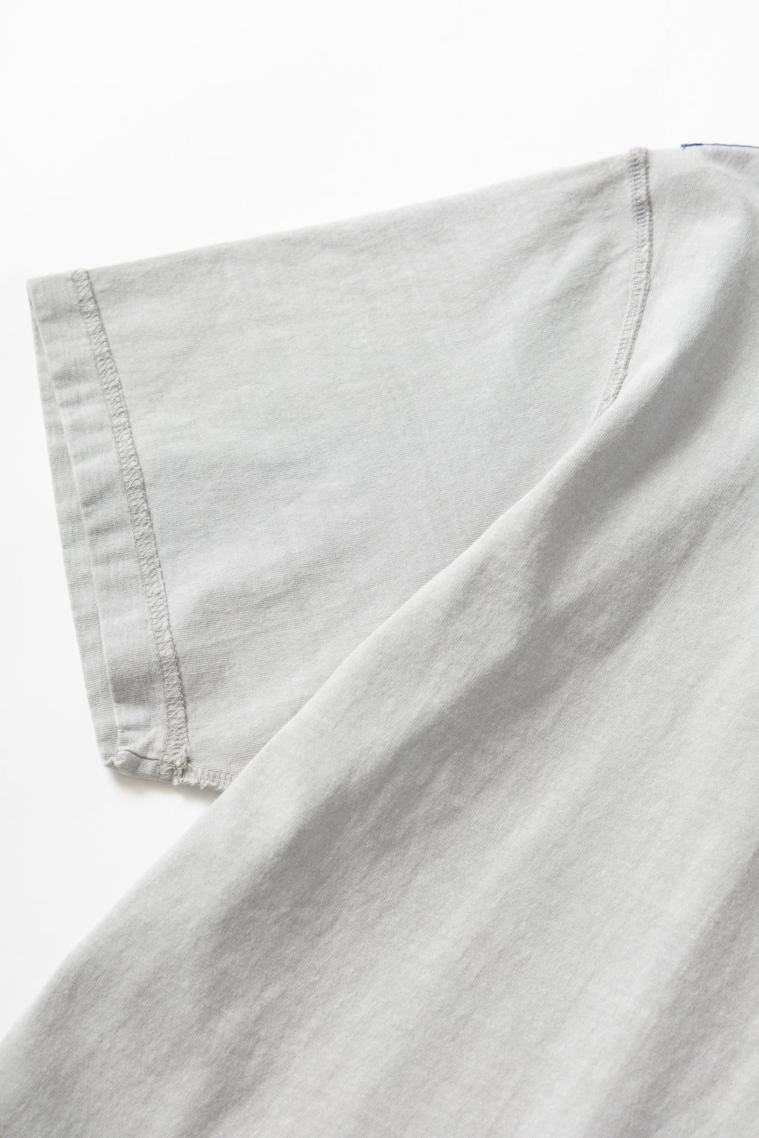 Larriet - Blind Tee - Grey