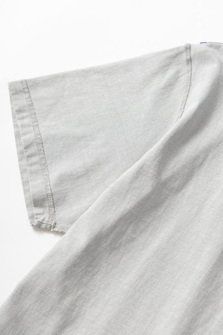 Larriet - Blind Tee - Grey