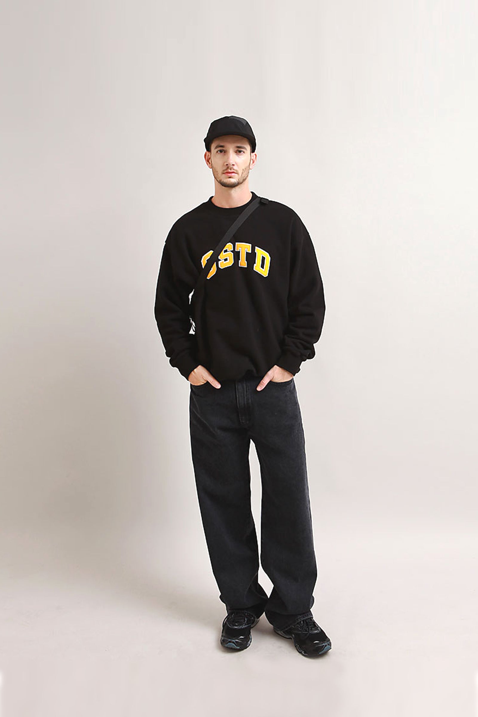 Outstanding & Co. - OSTD Collegiate Sweatshirt - Black